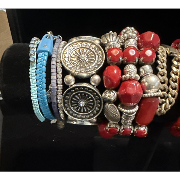 Lot of 17 Mixed Bracelets Bangles Stretch Leather Stone Wrap Wear or Resell - Picture 12 of 16